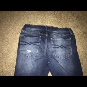 Lost weight cannot fit also too baggy on my legs